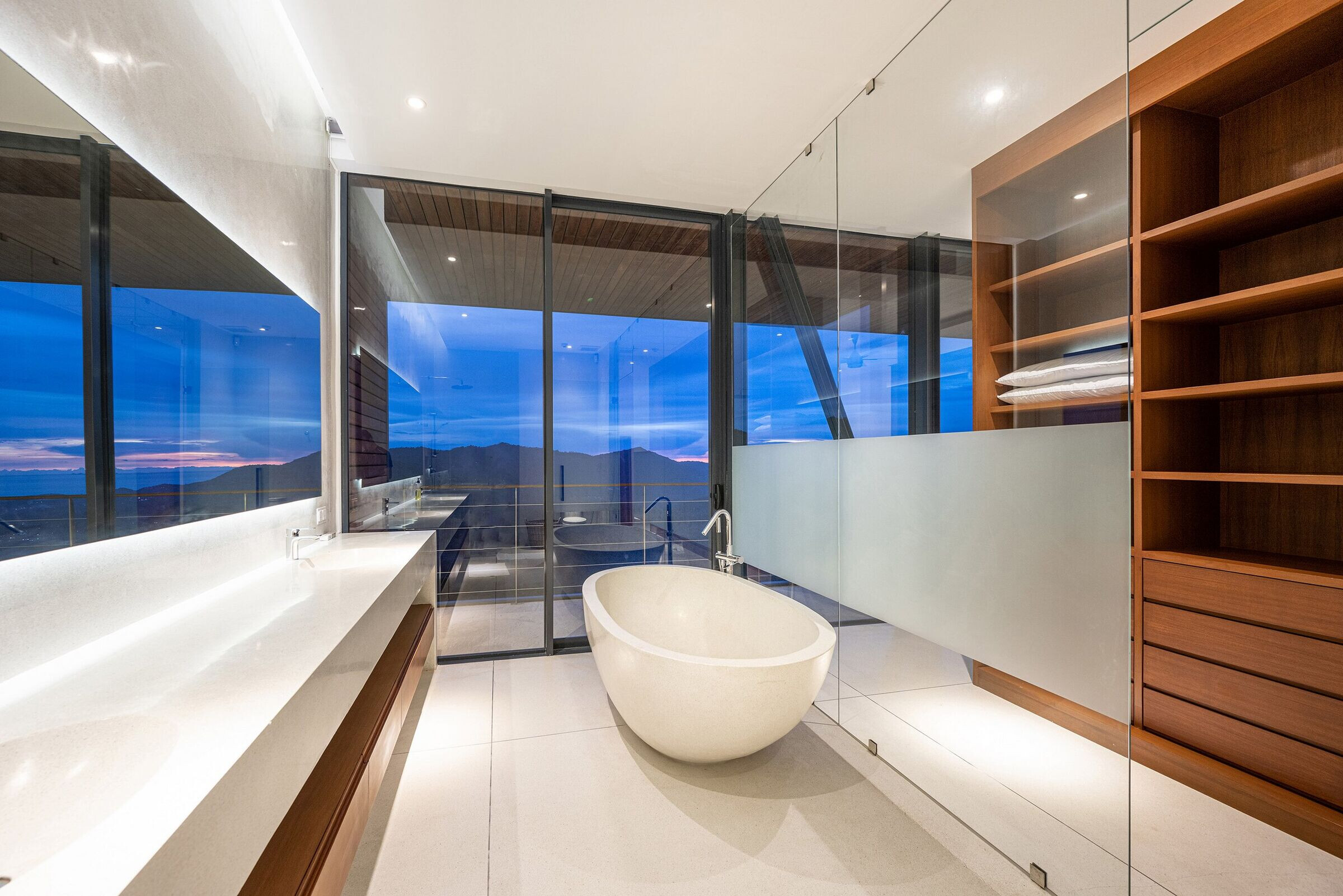 https://archello.com/story/87767/attachments/photos-videos/78 photo_credit Rungkit Charoenwat