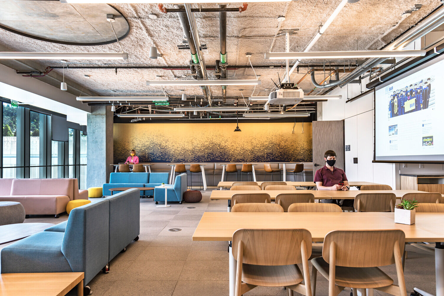 https://archello.com/story/88906/attachments/photos-videos/4 photo_credit One Workplace
