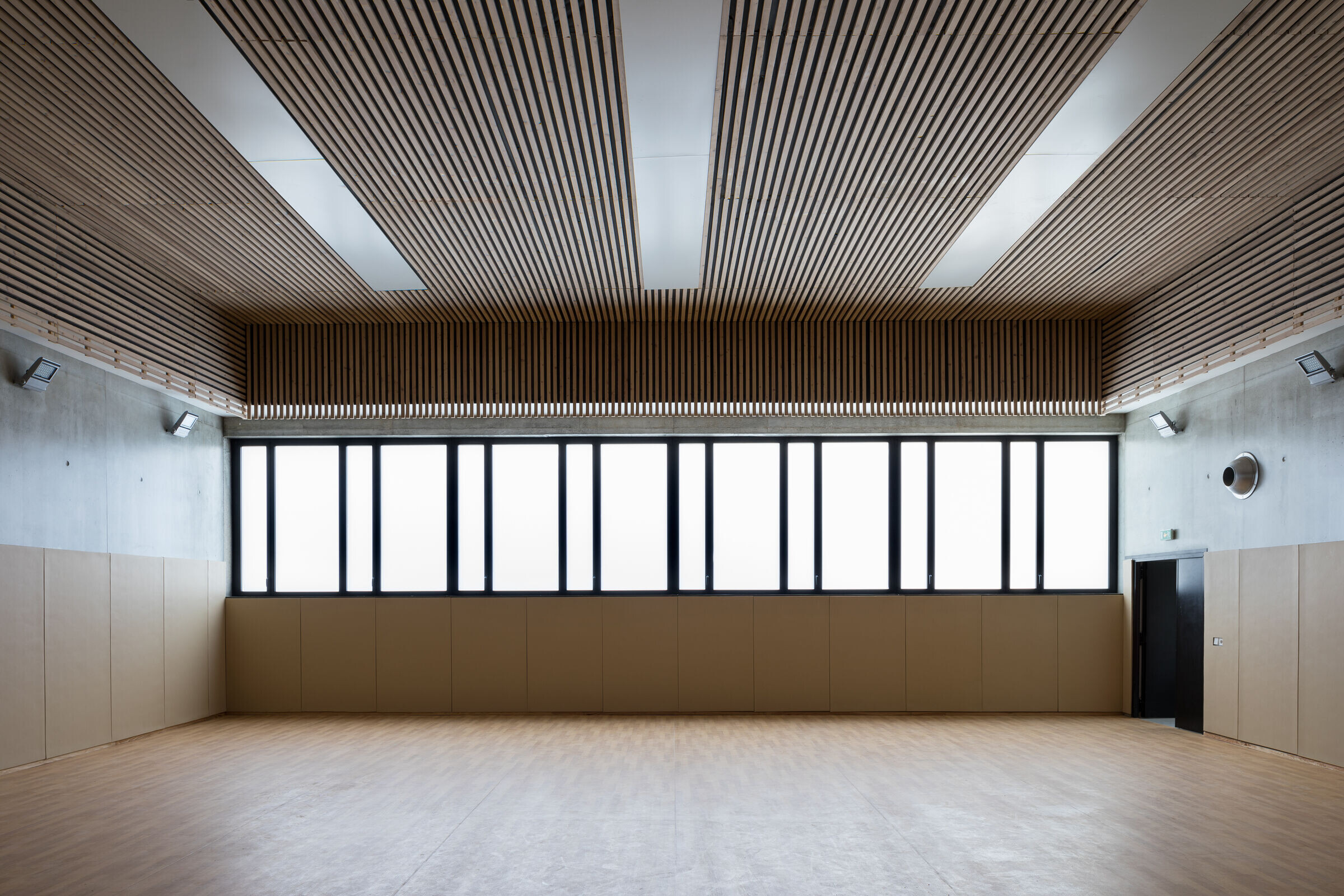 https://archello.com/story/88784/attachments/photos-videos/6 photo_credit Hervé Abbadie