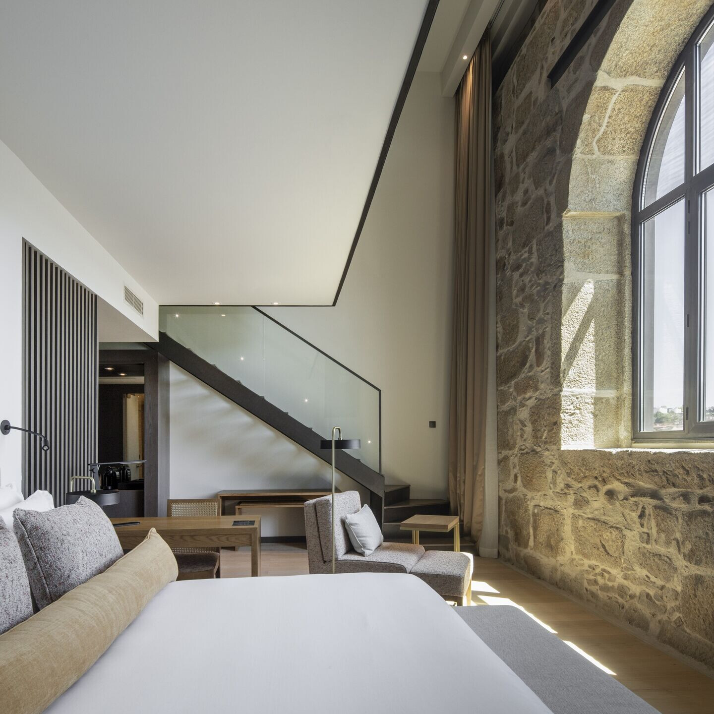 https://archello.com/story/91078/attachments/photos-videos/19 photo_credit Fernando Guerra / FG+SG