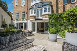Unified Kensington Townhouse