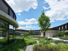The green inner courtyard is a place of retreat and an energy filling station.