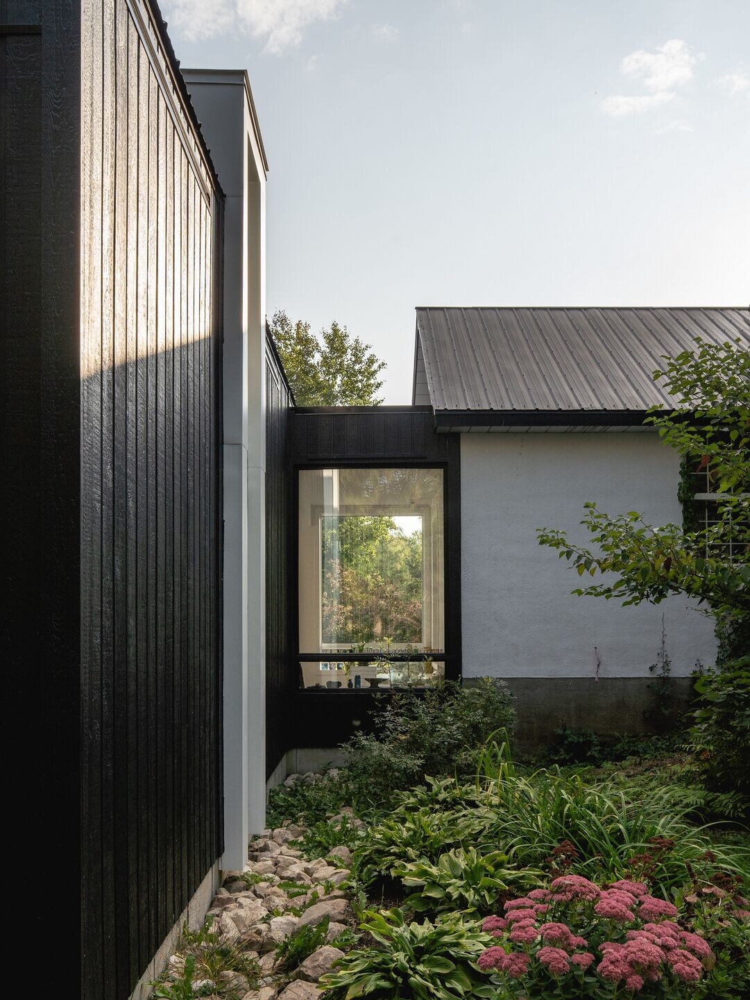 https://archello.com/story/92110/attachments/photos-videos/5 photo_credit Raphaël Thibodeau