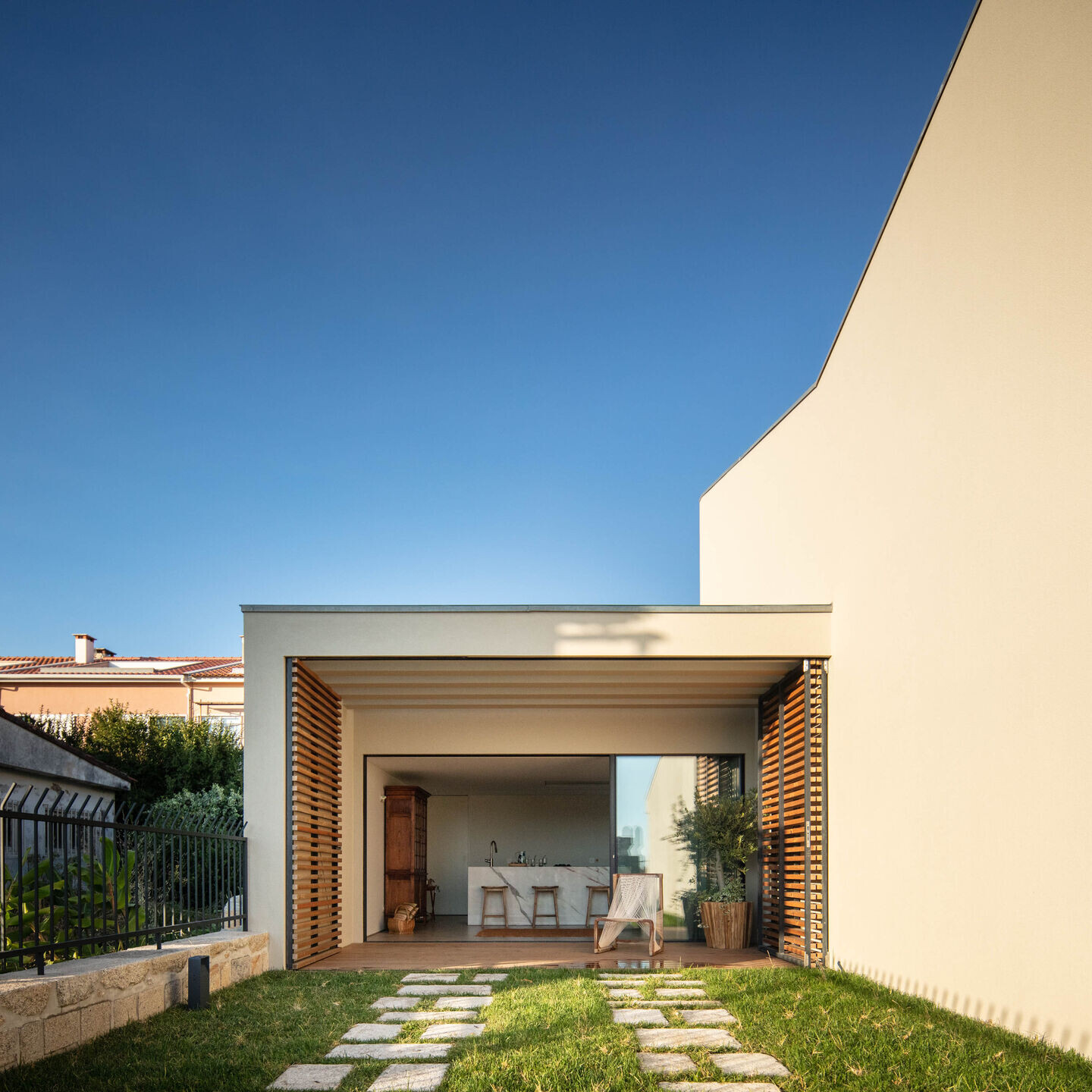 https://archello.com/story/94526/attachments/photos-videos/40 photo_credit João Morgado