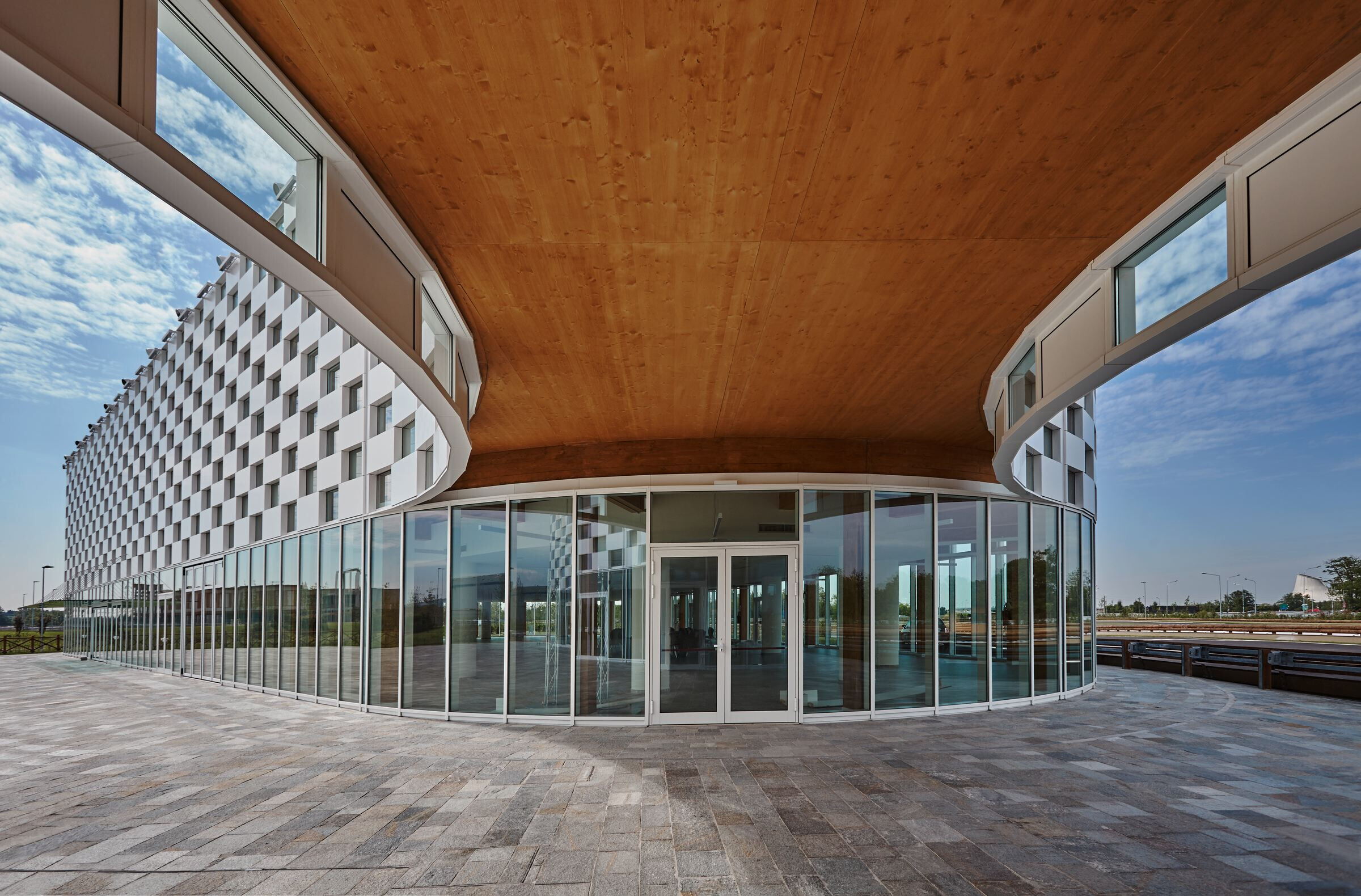 https://archello.com/story/95735/attachments/photos-videos/7 photo_credit Ph. Tom Vack