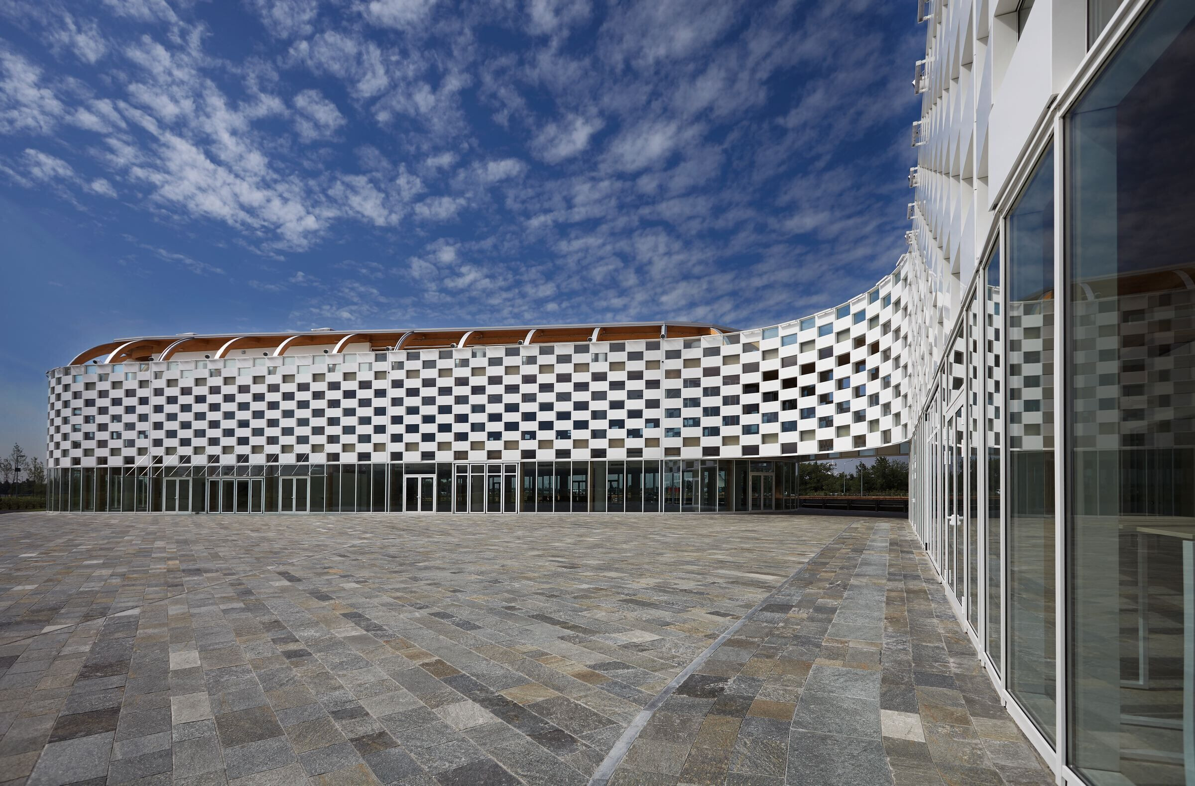 https://archello.com/story/95735/attachments/photos-videos/5 photo_credit Ph. Tom Vack