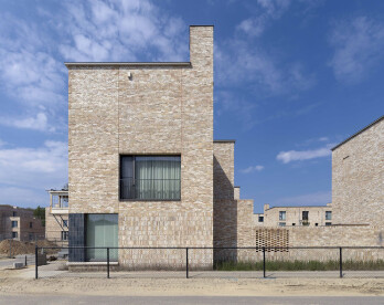 For the 500 new houses of Strijp R Bedaux de Brouwer Architecten was inspired by the location’s industrial history
