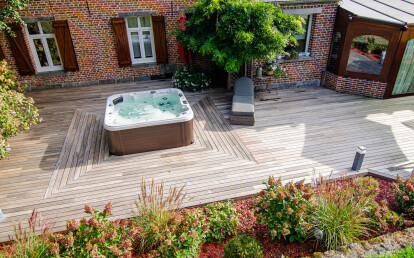 Softline decking with invisible fixation in Padouk