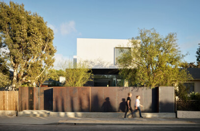 Spectral Bridge House