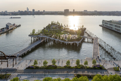 Heatherwick turns derelict pier into urban oasis from hectic New York City life