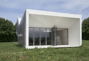 Wormhouse