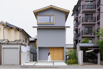 IWAKURA HOUSE