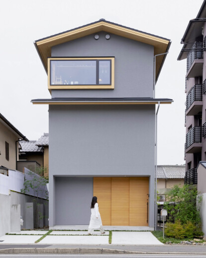 IWAKURA HOUSE