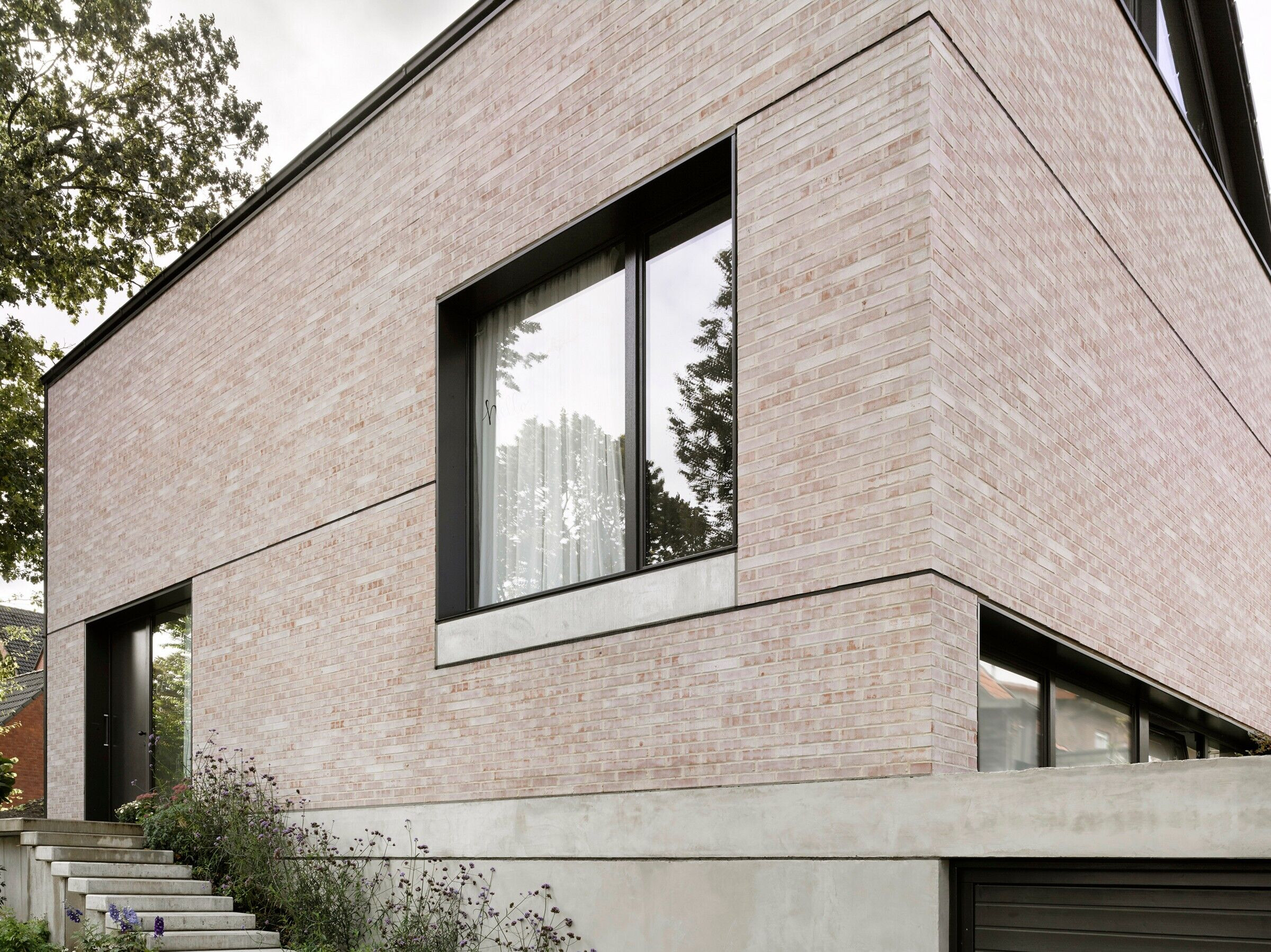 https://archello.com/story/97938/attachments/photos-videos/5 photo_credit Roman Mensing