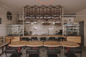 Plyne Winebar