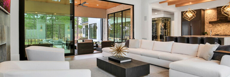 A Multi-Slide Door incorporates the outdoor patio into the great room for expanded living space and easy entertaining.