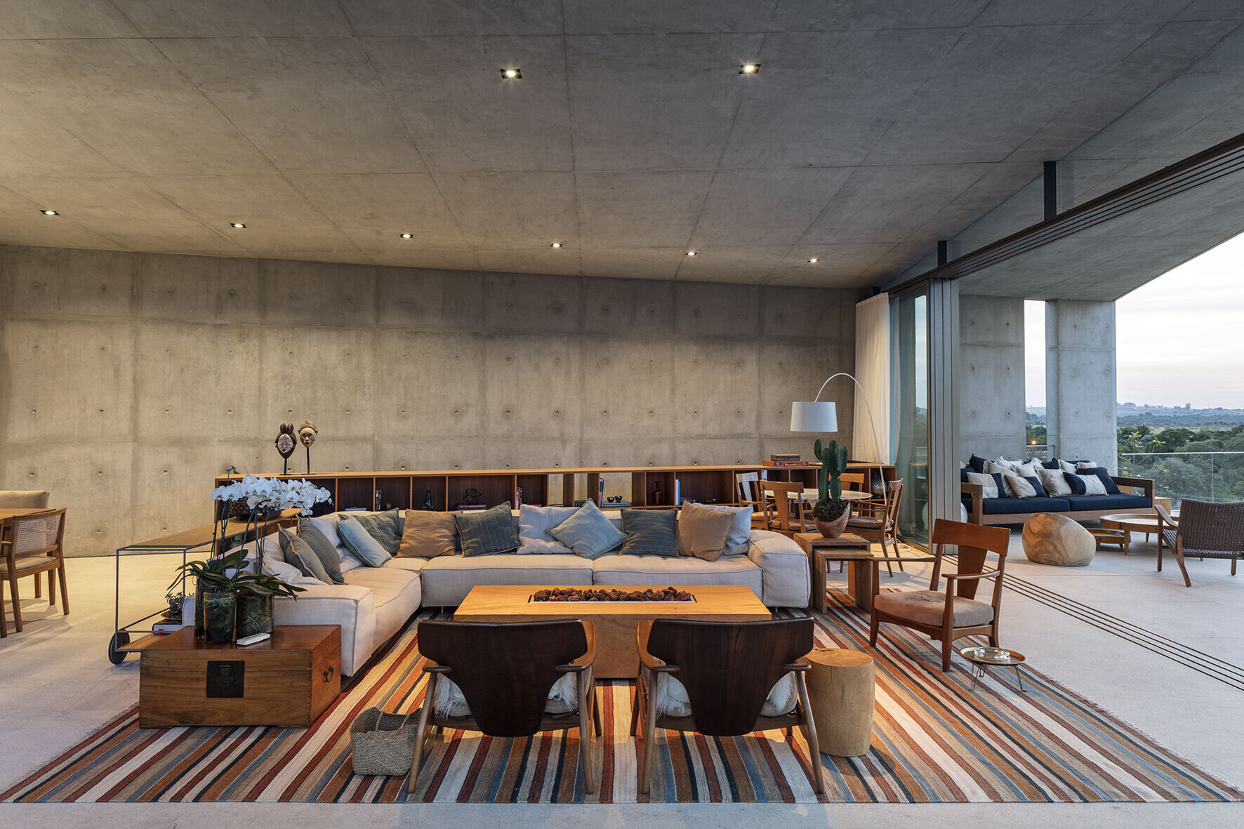https://archello.com/story/98584/attachments/photos-videos/12 photo_credit Leonardo Finotti