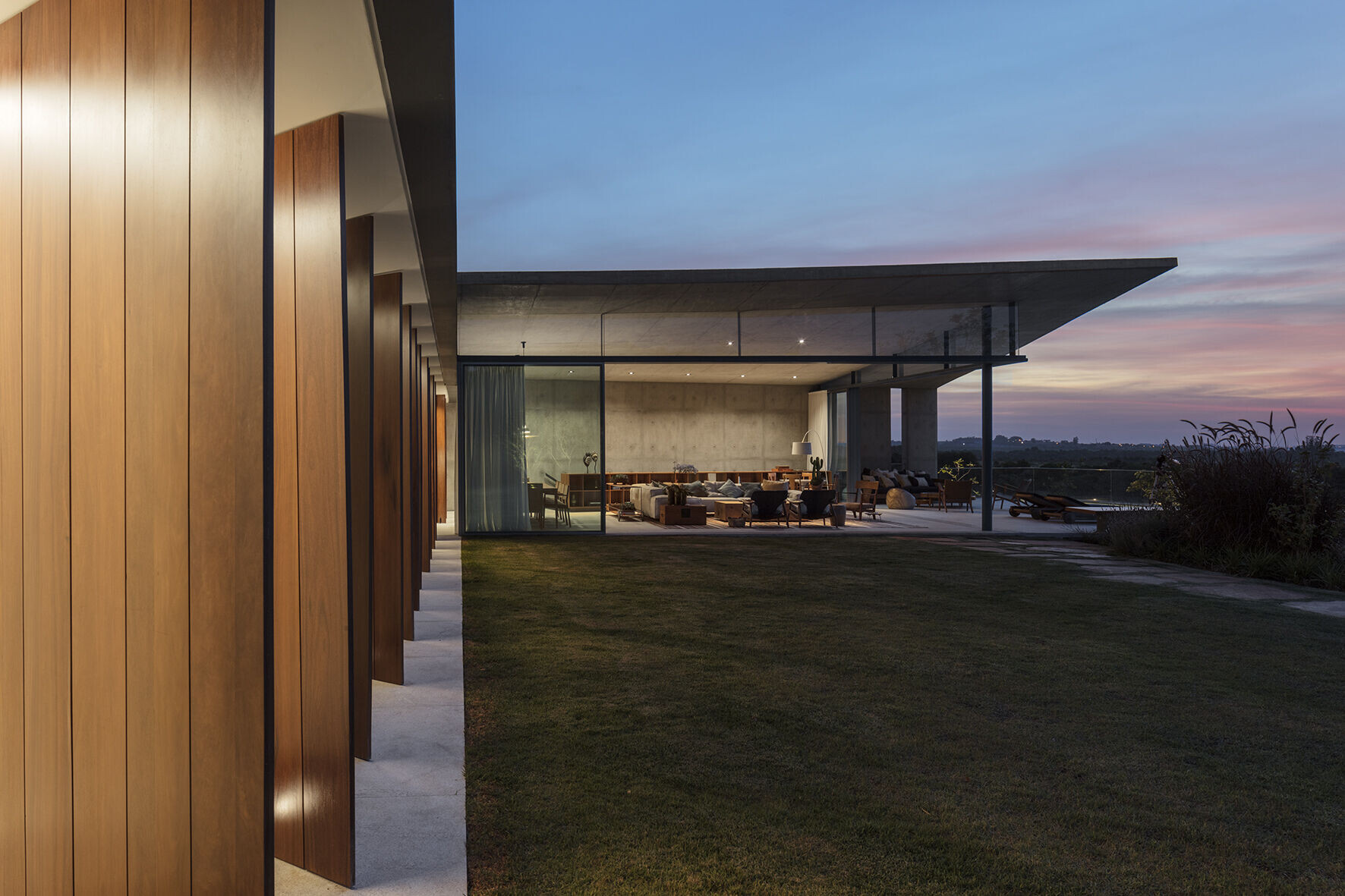 https://archello.com/story/98584/attachments/photos-videos/11 photo_credit Leonardo Finotti