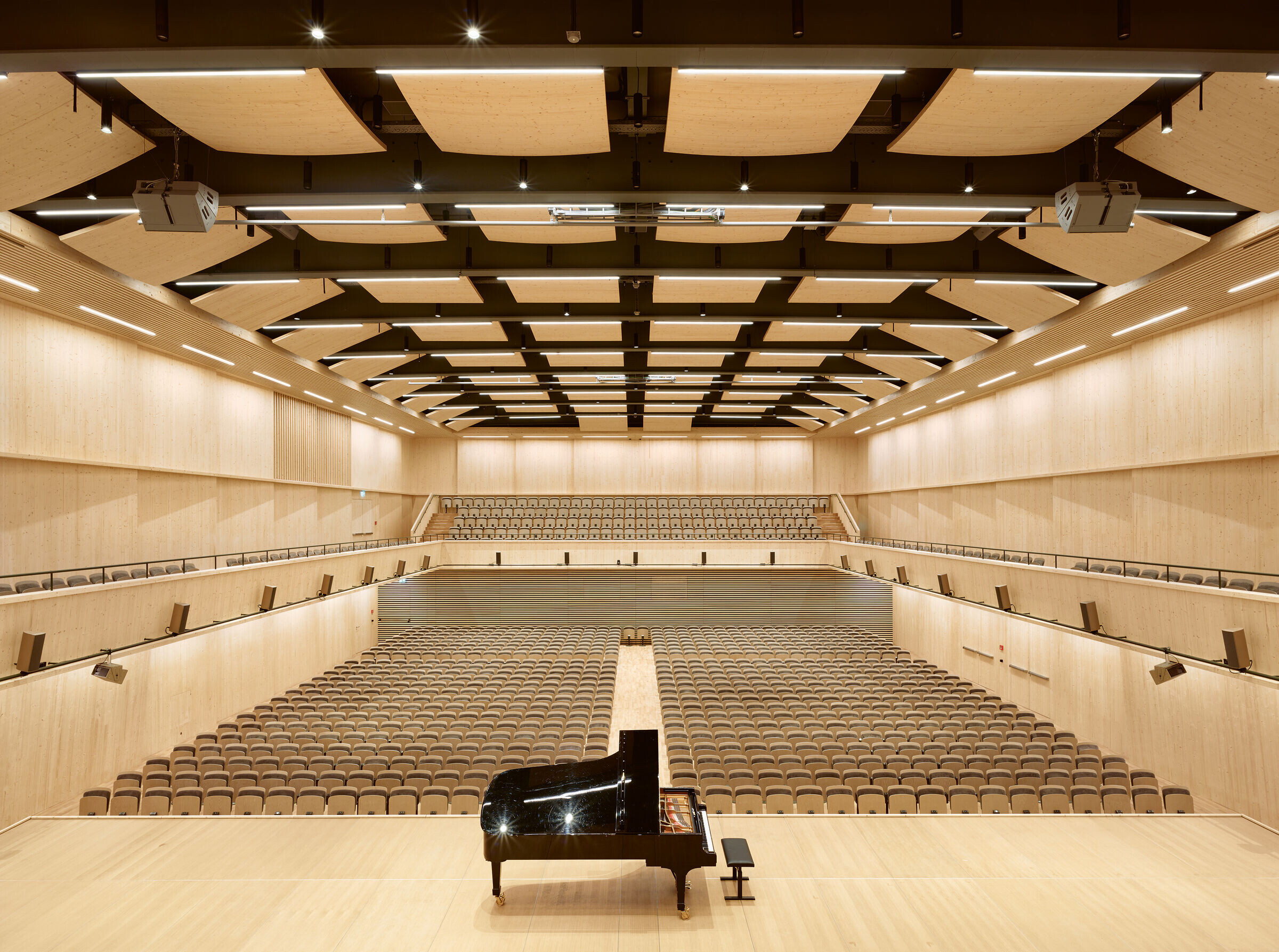 https://archello.com/story/98603/attachments/photos-videos/1 photo_credit Hannes Henz