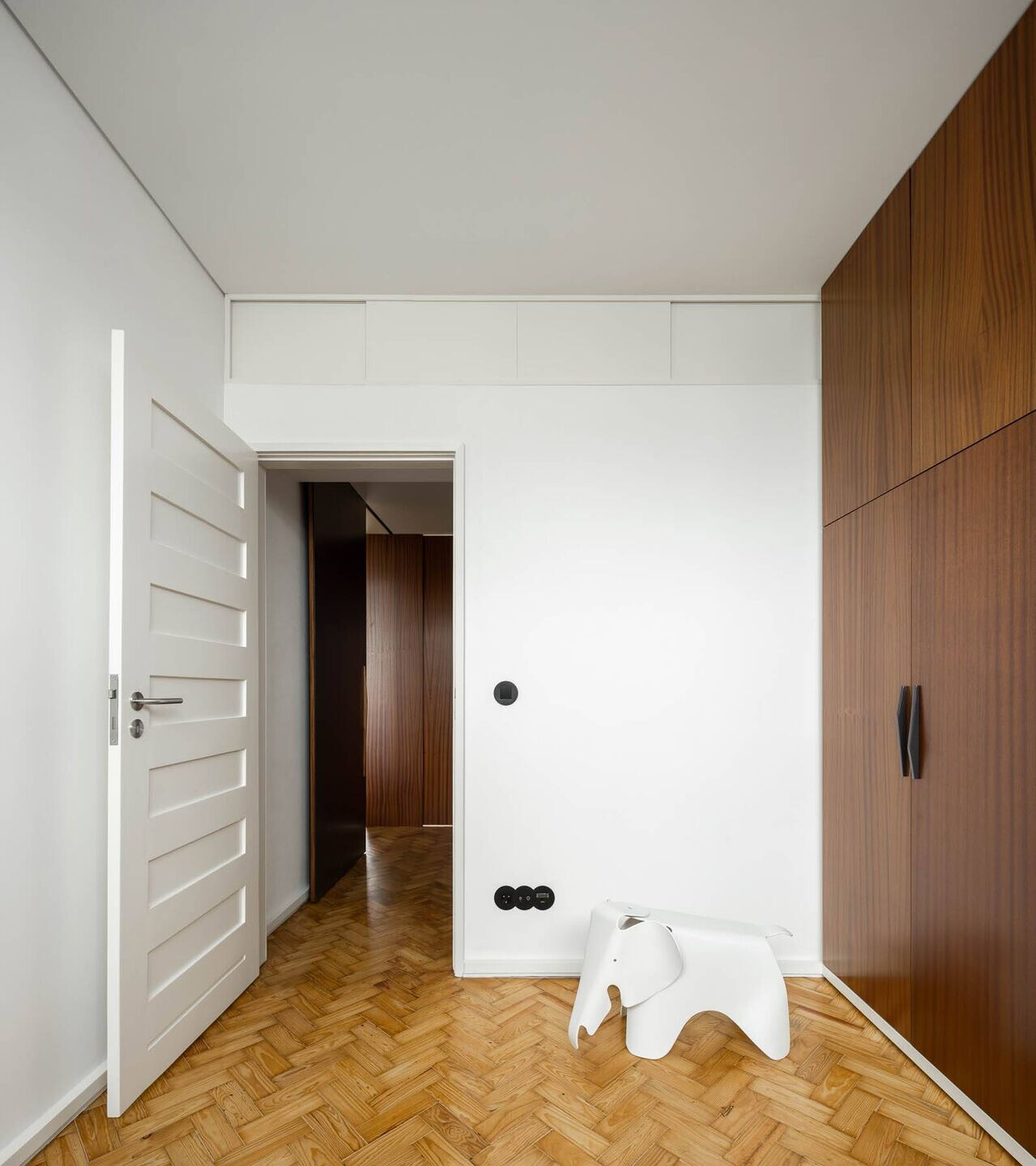 https://archello.com/story/99037/attachments/photos-videos/41 photo_credit Ivo Tavares Studio