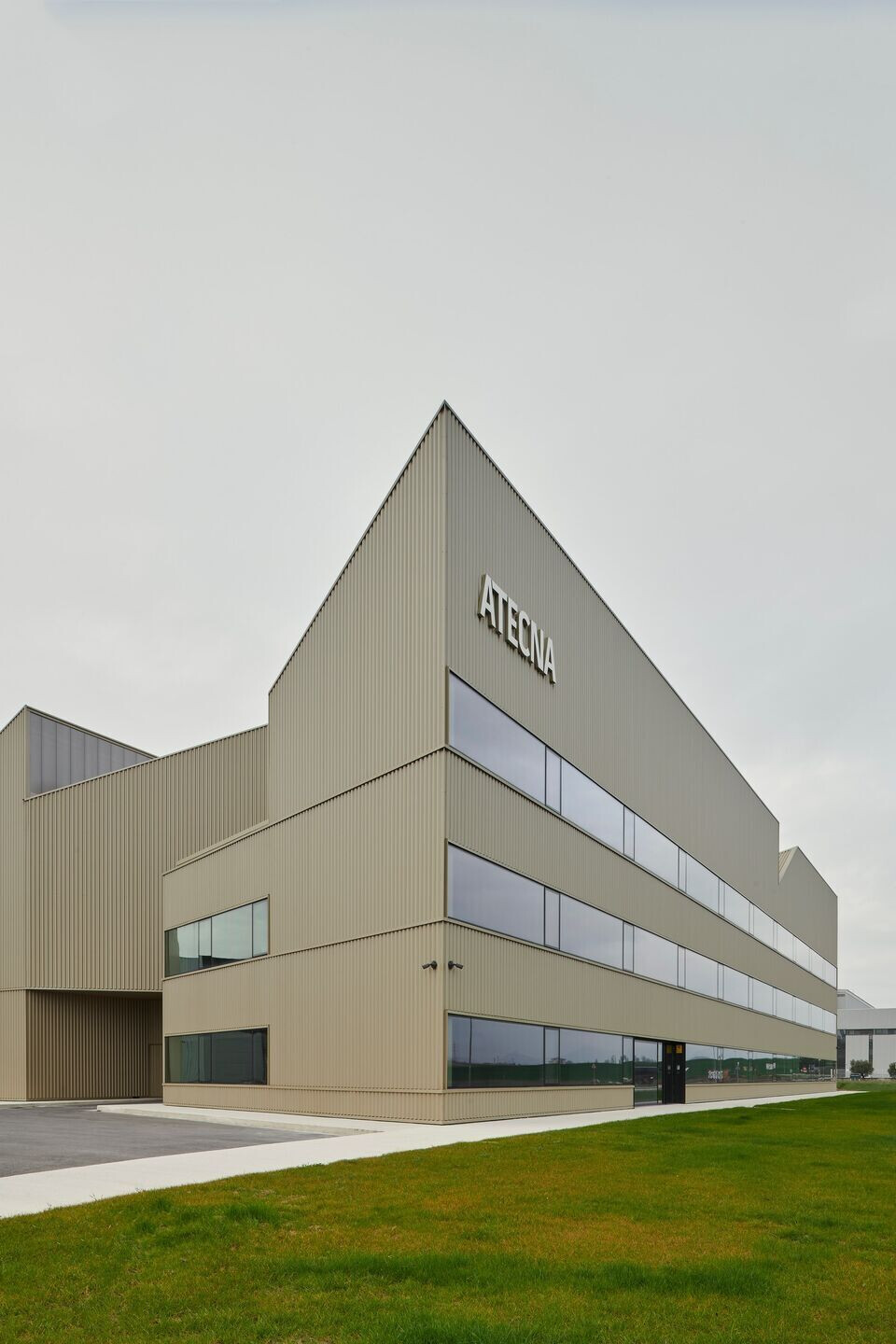 https://archello.com/story/99081/attachments/photos-videos/4 photo_credit Iñaki Bergera