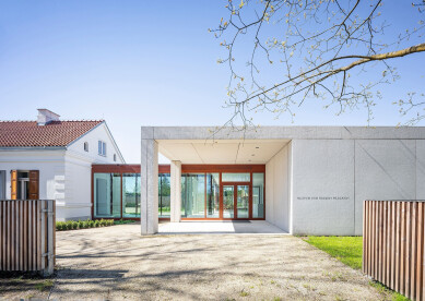 Pilecki Family Museum balances a historic house, new pavilion, and garden with a compelling museum design narrative