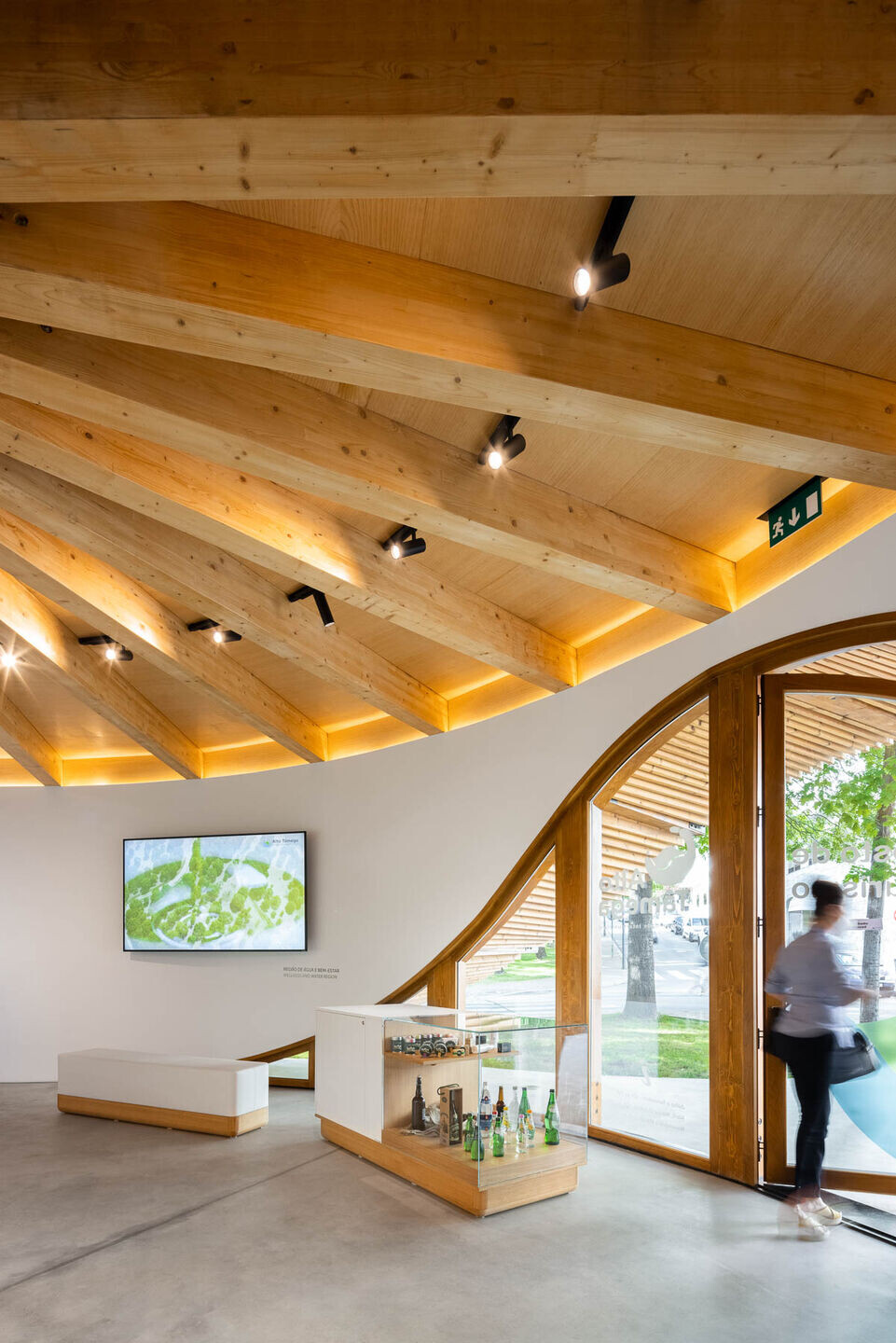 https://archello.com/story/99537/attachments/photos-videos/41 photo_credit Ivo Tavares Studio