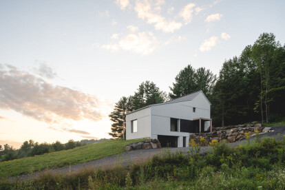 Saltbox Passive House celebrates the rural building vernacular of Quebec’s Eastern Townships