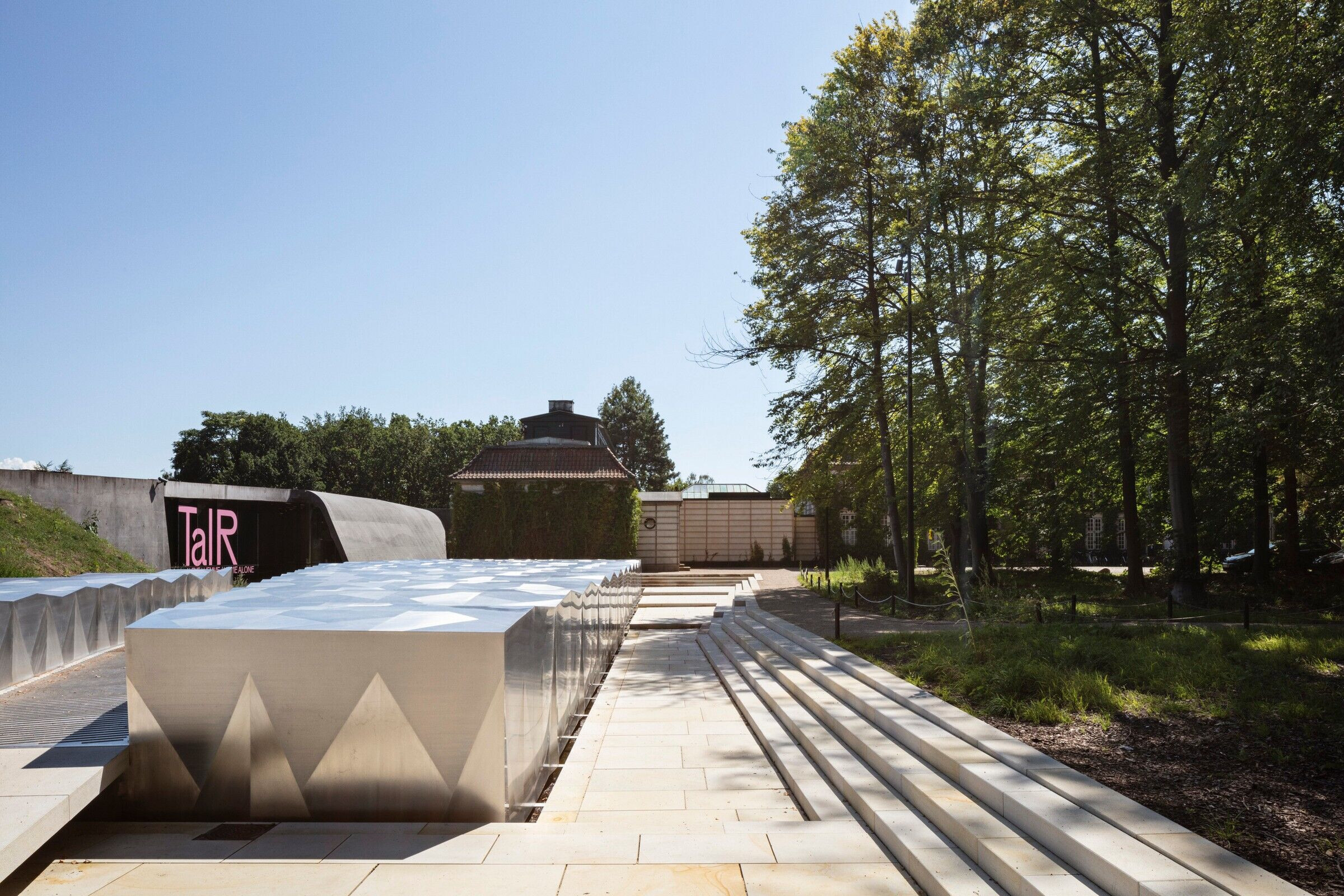 https://archello.com/story/99874/attachments/photos-videos/25 photo_credit Laura Stamer
