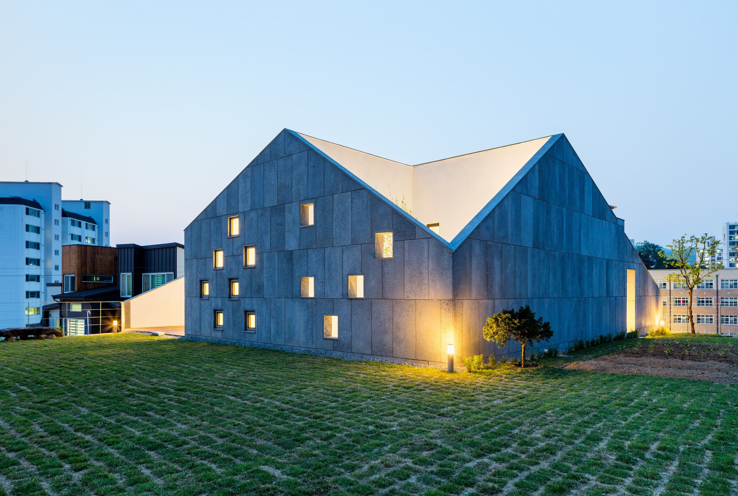 https://archello.com/story/99969/attachments/photos-videos/11 photo_credit Kyungsub Shin