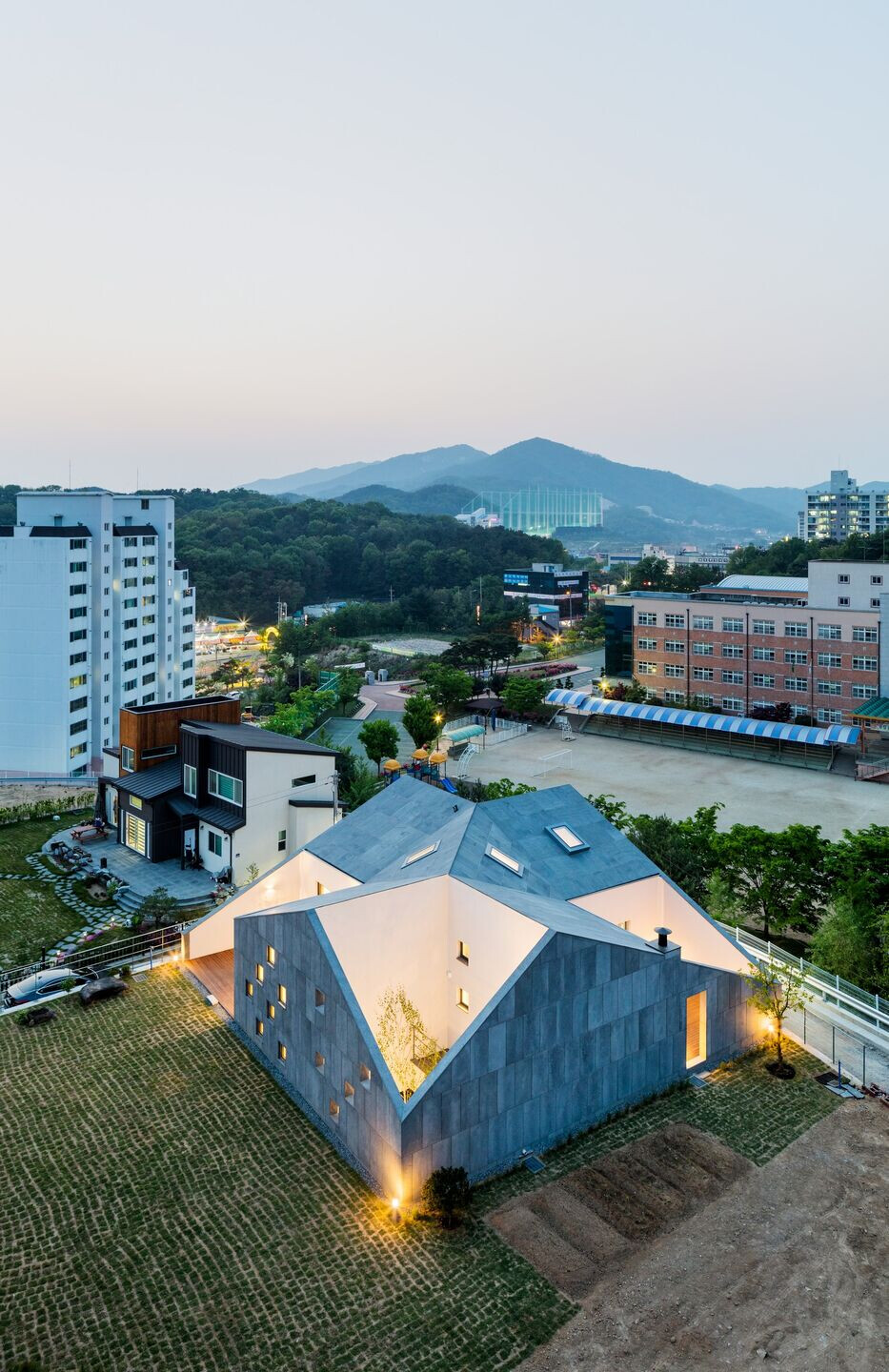 https://archello.com/story/99969/attachments/photos-videos/13 photo_credit Kyungsub Shin