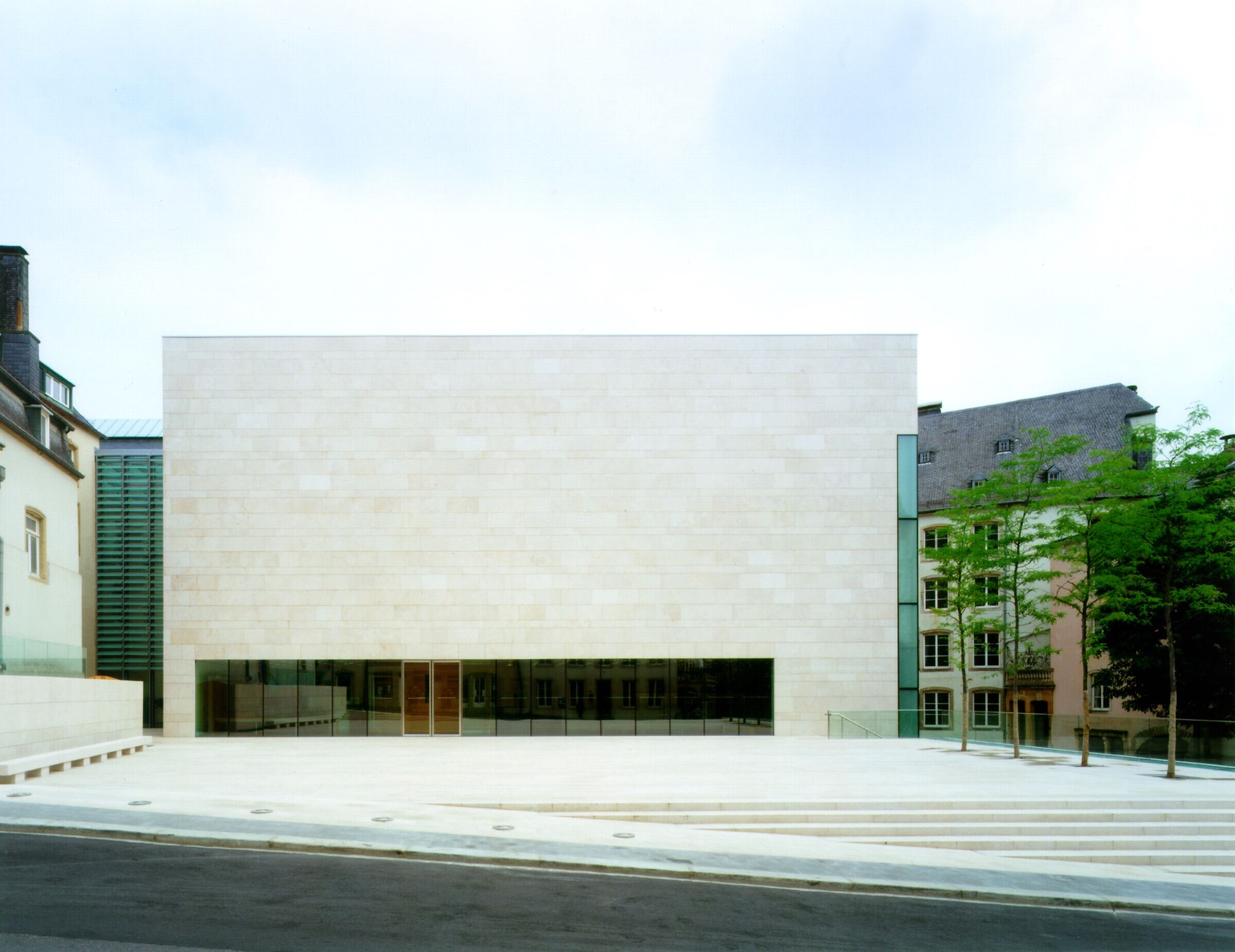 https://archello.com/story/99998/attachments/photos-videos/6 photo_credit Lukas Roth, Cologne