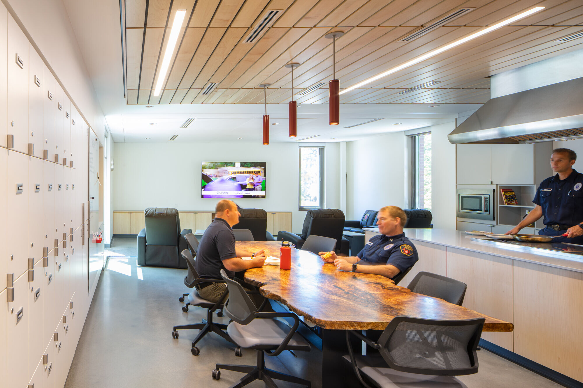 https://archello.com/story/100209/attachments/photos-videos/6