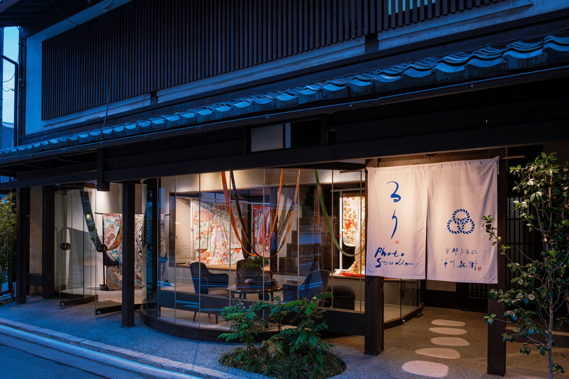 https://archello.com/story/100520/attachments/photos-videos/7 photo_credit RuRi Photo Studio