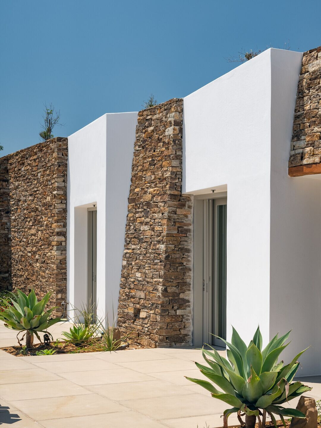 https://archello.com/story/100508/attachments/photos-videos/4 photo_credit George Messaritakis