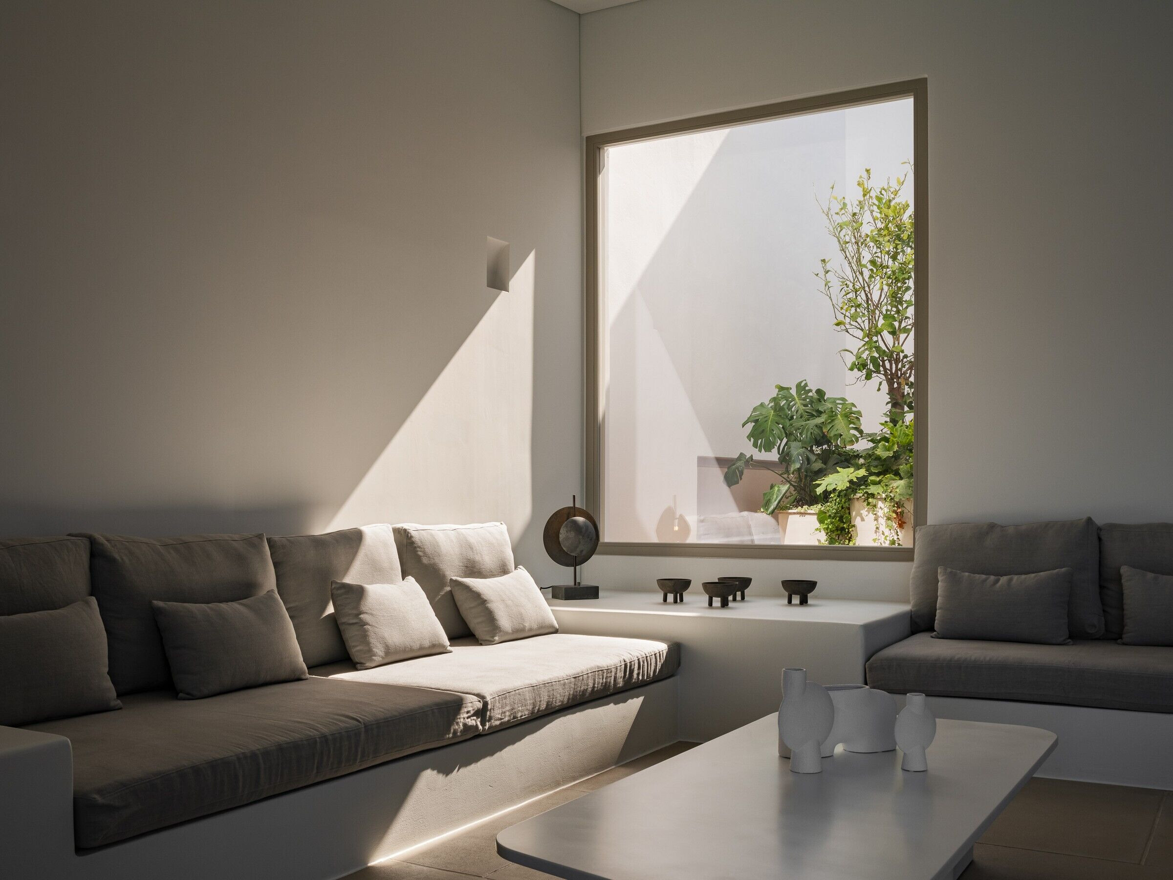 https://archello.com/story/100508/attachments/photos-videos/18 photo_credit George Messaritakis