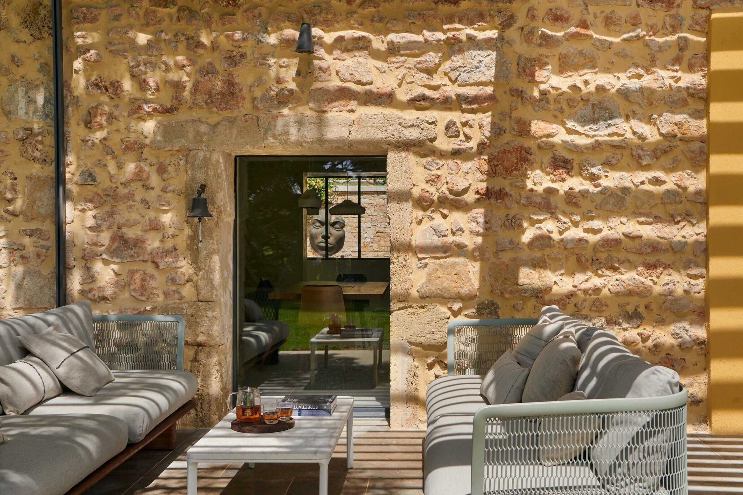 https://archello.com/story/100722/attachments/photos-videos/6 photo_credit Eugeni Pons & Stylist Susana Ocaña