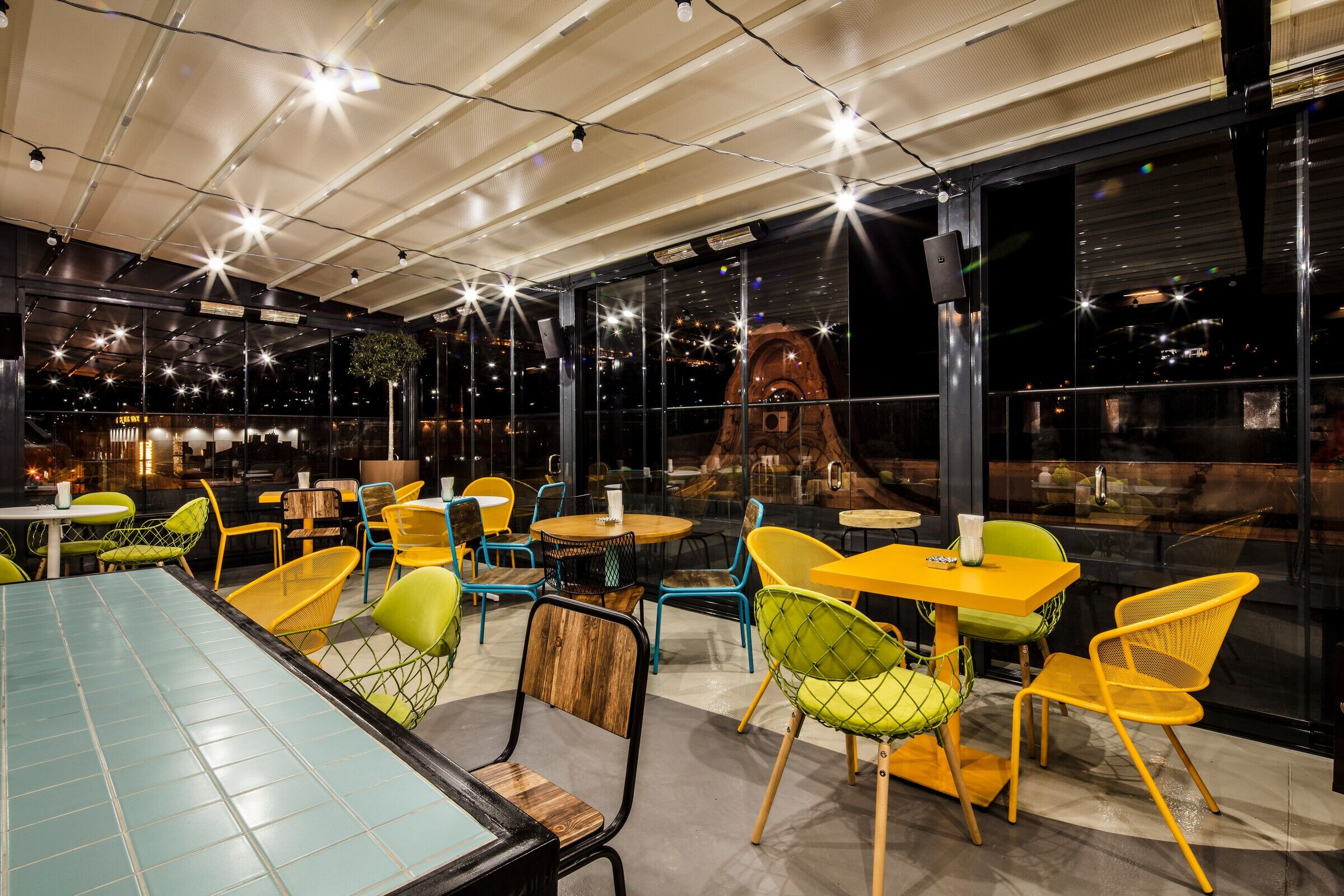 https://archello.com/story/101219/attachments/photos-videos/9 photo_credit Ibis Styles Tblilisi Center