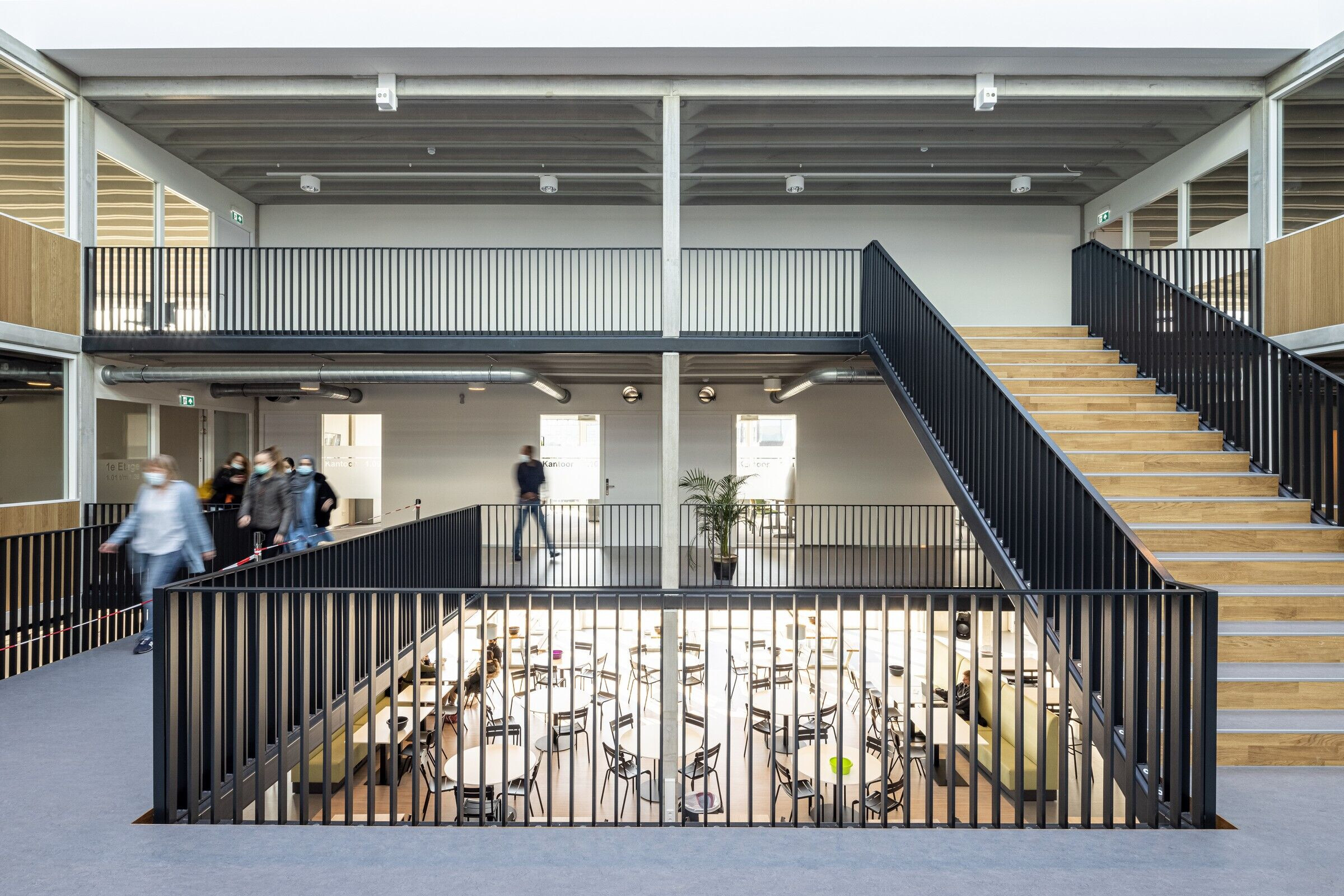 https://archello.com/story/101267/attachments/photos-videos/7 photo_credit Lucas van der Wee | cepezed