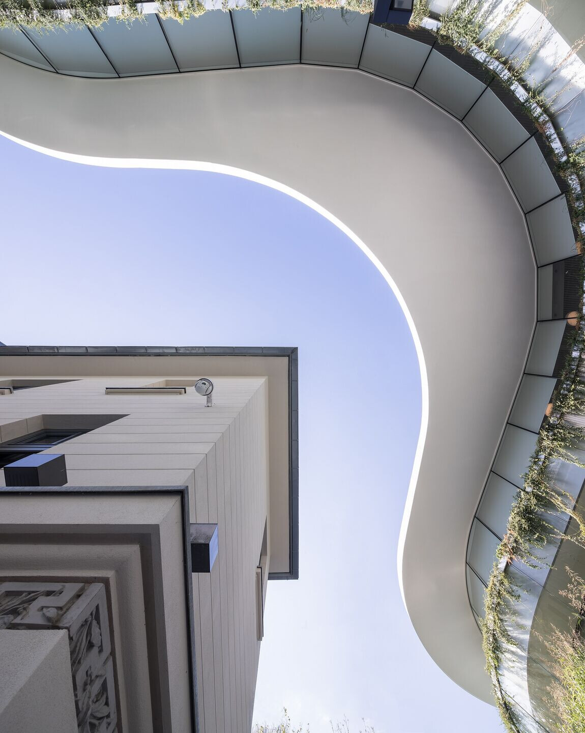 https://archello.com/story/101312/attachments/photos-videos/4 photo_credit Radu Malasincu