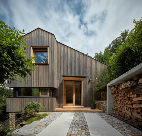 Cottage Inspired by a Ship Cabin