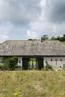 BARN B