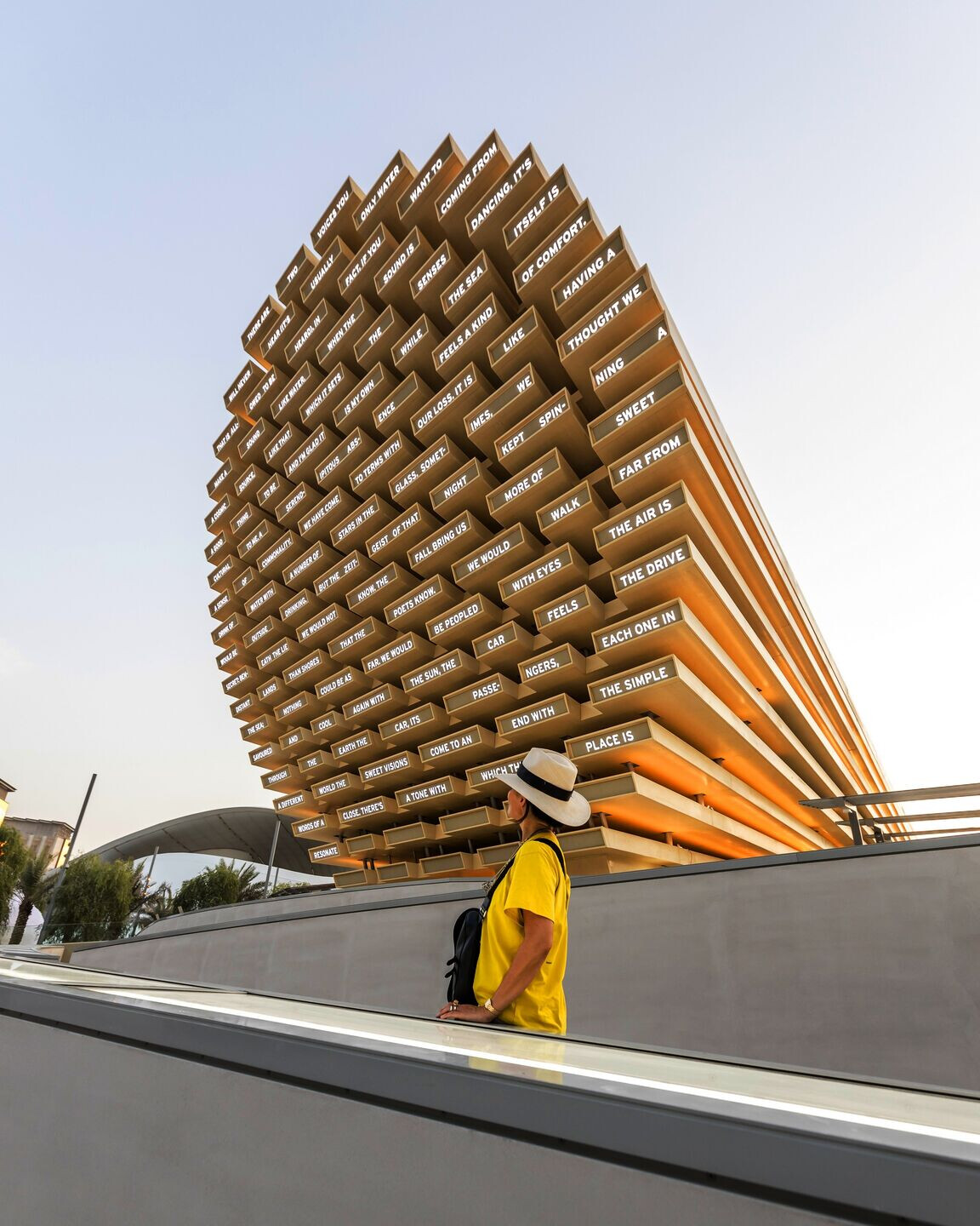 https://archello.com/story/55043/attachments/photos-videos/11 photo_credit Alin Constantin, Image courtesy of Es Devlin