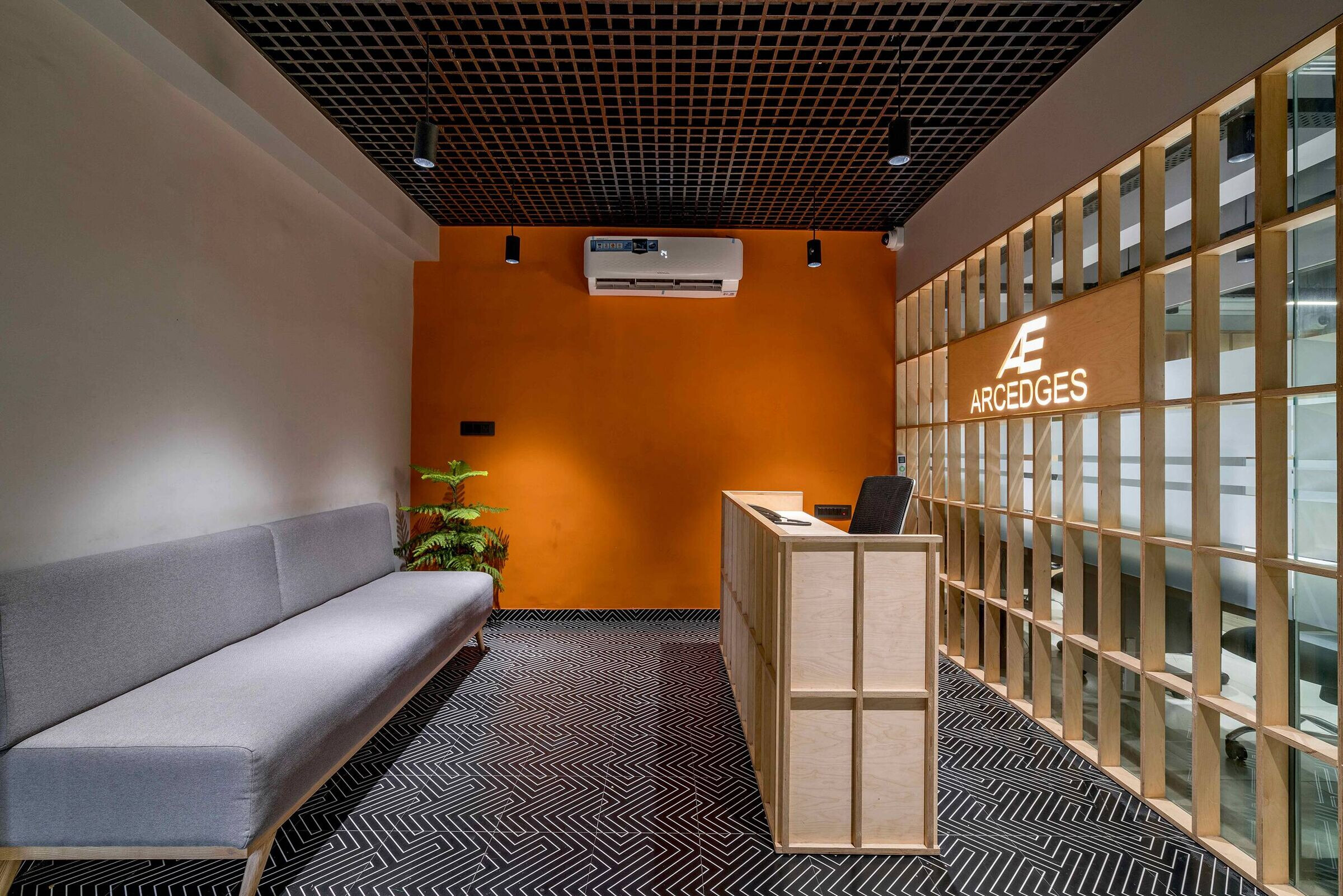 https://archello.com/story/101976/attachments/photos-videos/7 photo_credit Maulik Patel / Inclined Studio