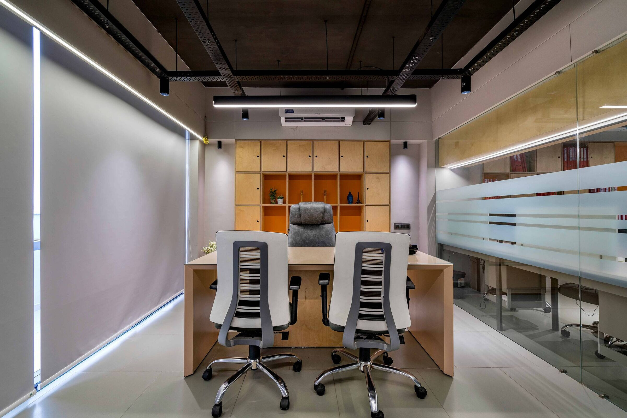 https://archello.com/story/101976/attachments/photos-videos/20 photo_credit Maulik Patel / Inclined Studio