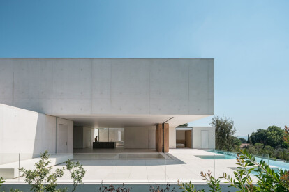 Two villas by Atelier Stéphane Fernandez exhibit a subtle yet powerful presence in the landscape