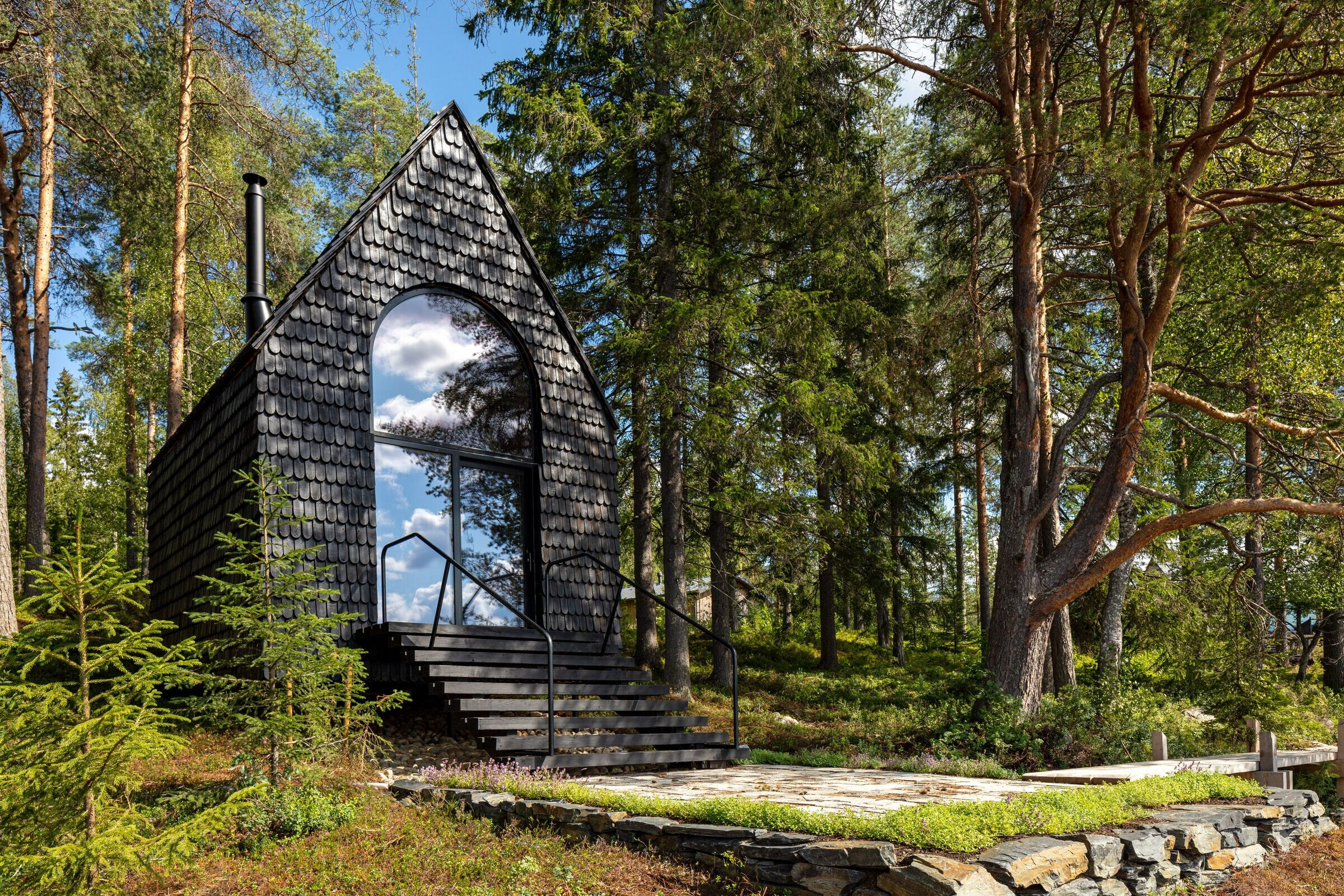 https://archello.com/story/102346/attachments/photos-videos/4 photo_credit Marc Goodwin / Archmospheres