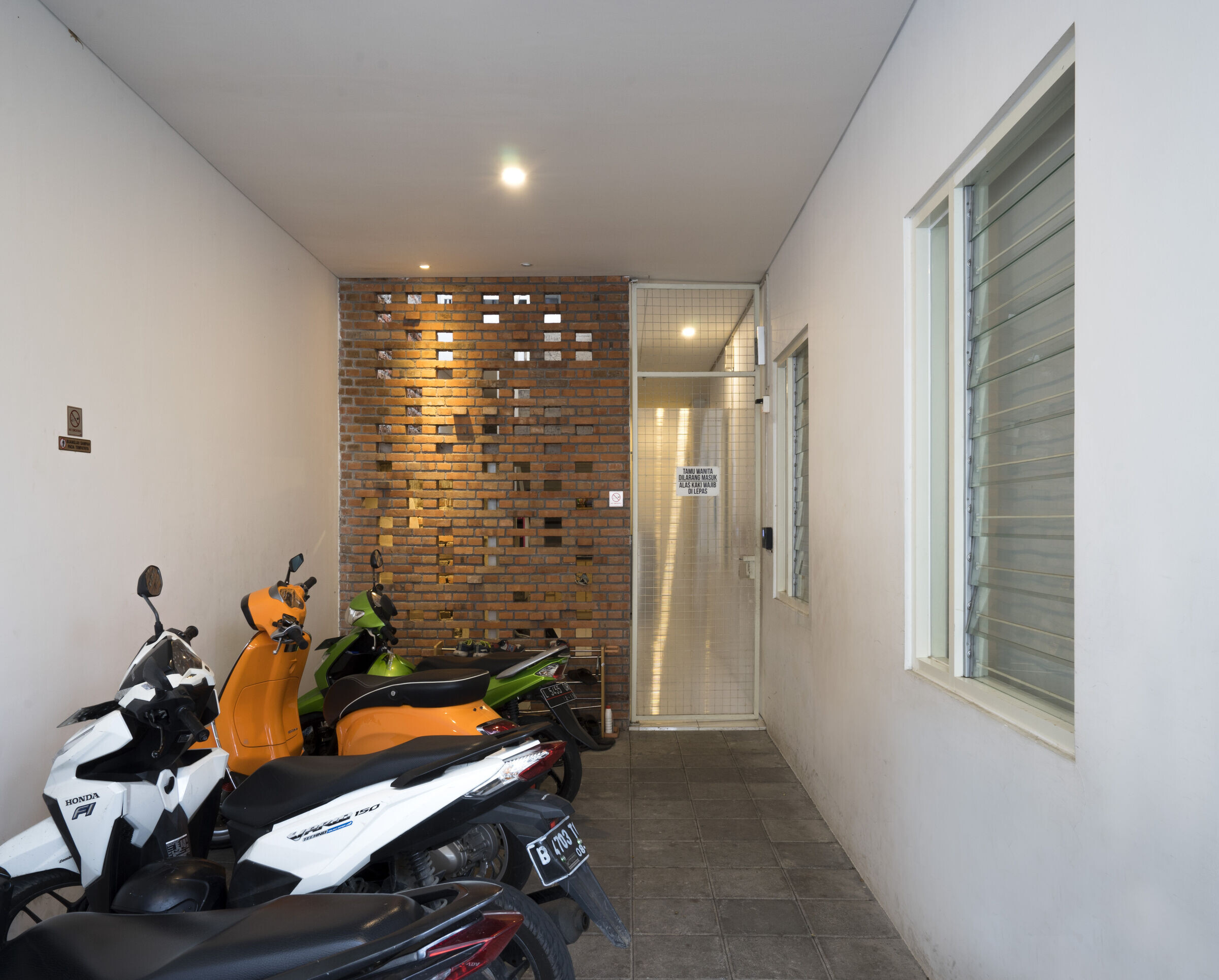 https://archello.com/story/102483/attachments/photos-videos/9 photo_credit Mansyur Hasan