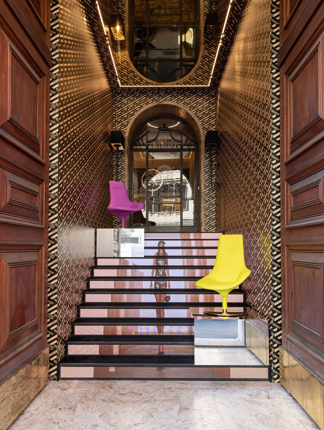 https://archello.com/story/102656/attachments/photos-videos/11 photo_credit phVersace