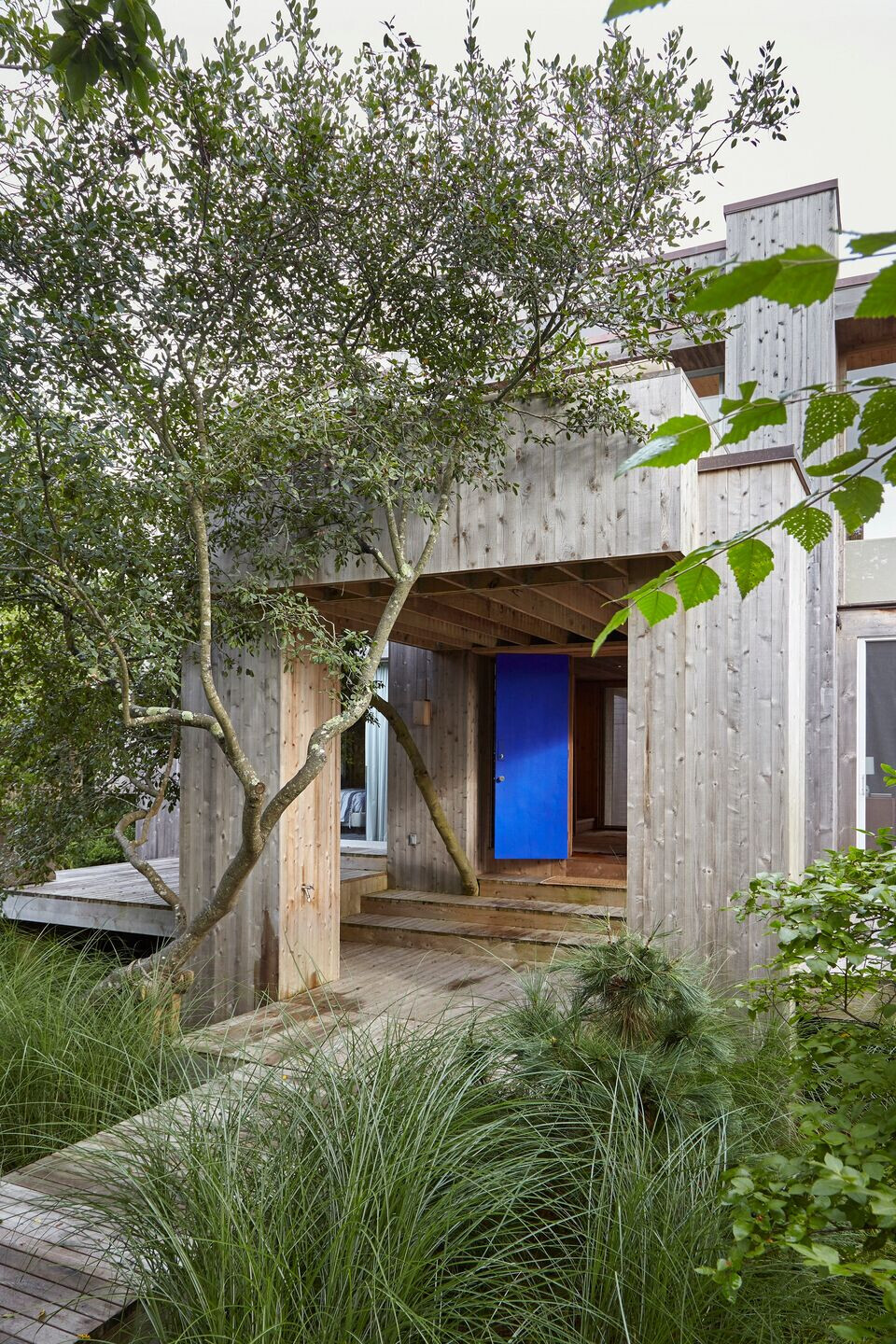 https://archello.com/story/102677/attachments/photos-videos/3 photo_credit Tria Giovan for Summer to Summer by Vendome Press